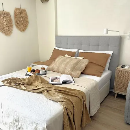 Minerva Estudio White Jasmine, And Pool Apartment Benalmadena