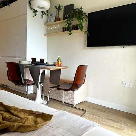 Minerva Estudio White Jasmine, And Pool Apartman *