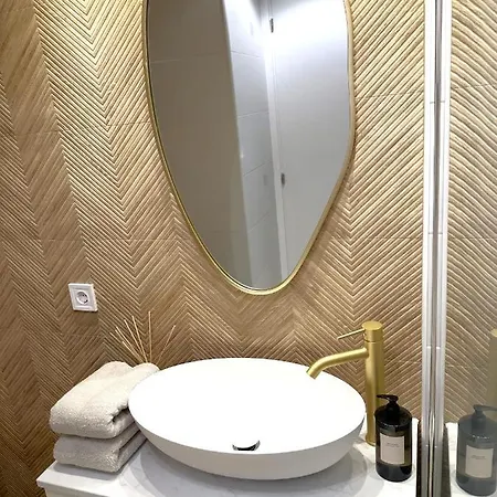Minerva Estudio White Jasmine, And Pool Apartman